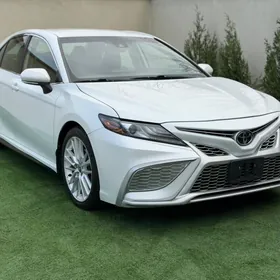 Toyota Camry 2021