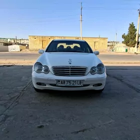 Mercedes-Benz C250 2003