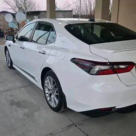 Toyota Camry 2021