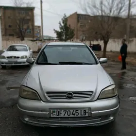 Opel Astra 2000