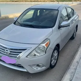Nissan Versa 2018