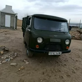UAZ 452 1982