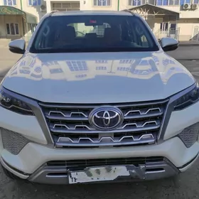 Toyota Fortuner 2021