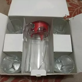 Графин и стаканы