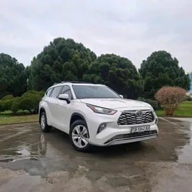 Toyota Highlander 2020