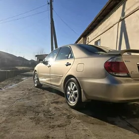 Toyota Camry 2004