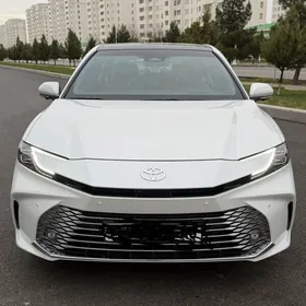 Toyota Camry 2025
