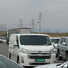 Toyota Hiace 2019
