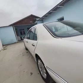 Mercedes-Benz E320 1998