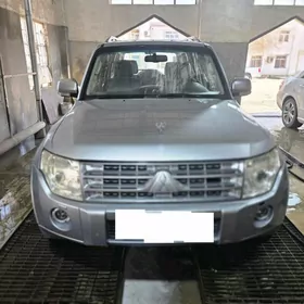 Mitsubishi Pajero 2008