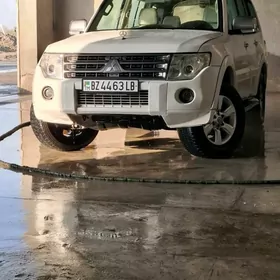 Mitsubishi Pajero 2008
