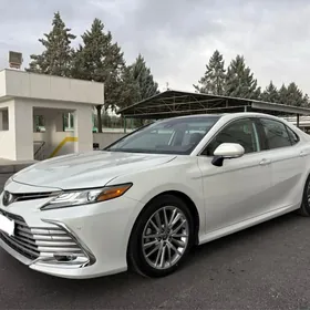 Toyota Camry 2022