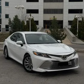 Toyota Camry 2020