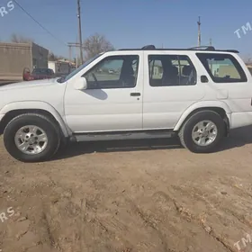 Nissan Pathfinder 1999