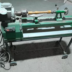 деревообрабатывающий токарный