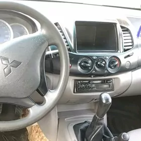 Mitsubishi L200 2008