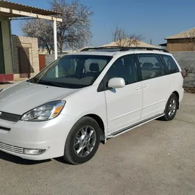 Toyota Sienna 2004