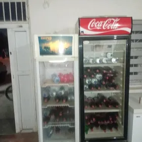 витрина холодилник Кока-кола