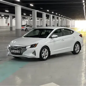 Hyundai Elantra 2020