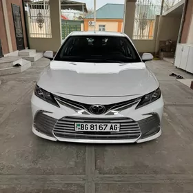Toyota Camry 2021