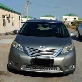 Toyota Sienna 2015