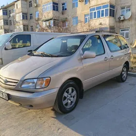Toyota Sienna 2000