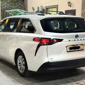 Toyota Sienna 2021
