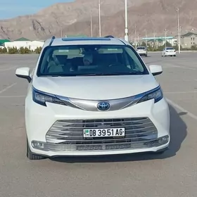 Toyota Sienna 2021