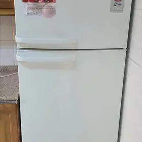 Холодильник  Bosh 170 см высот