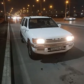 Nissan Pathfinder 1997