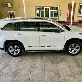 Toyota Highlander 2016