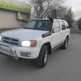 Nissan Pathfinder 2000