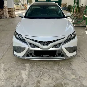 Toyota Camry 2021