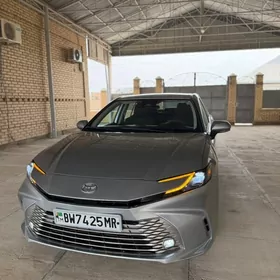Toyota Camry 2025