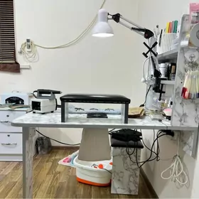 Маникюрный набор,стол