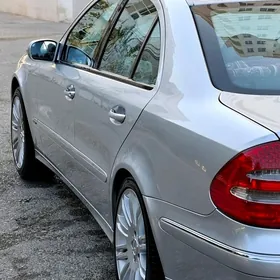 Mercedes-Benz E320 2003