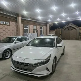 Hyundai Elantra 2021