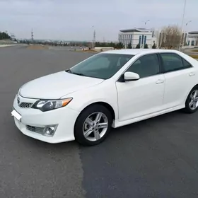 Toyota Camry 2014