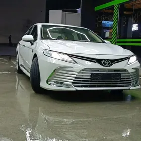 Toyota Camry 2019