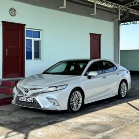 Toyota Camry 2018