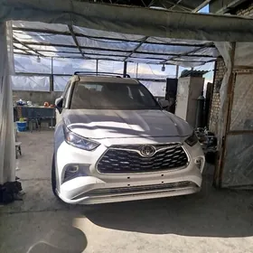 Toyota Highlander 2020