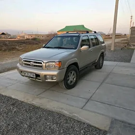 Nissan Pathfinder 2000