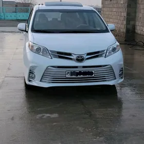 Toyota Sienna 2010