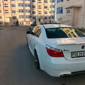 BMW E60 2003