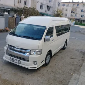 Toyota Hiace 2015