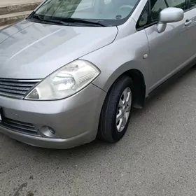 Nissan Tiida 2007