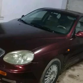 Daewoo Leganza 1998