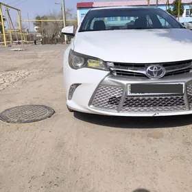 Toyota Camry 2015