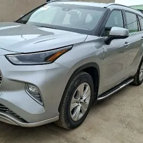 Toyota Highlander 2021