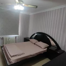 6 мкр 3 комнатная 2 этаж